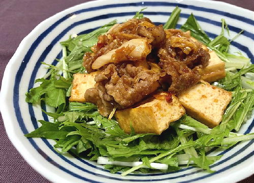今日のキムチ料理レシピ：牛肉と厚揚げとキムチのおかずサラダ