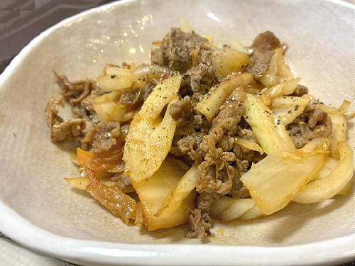 今日のキムチ料理レシピ：牛肉とセロリのキムチ炒め