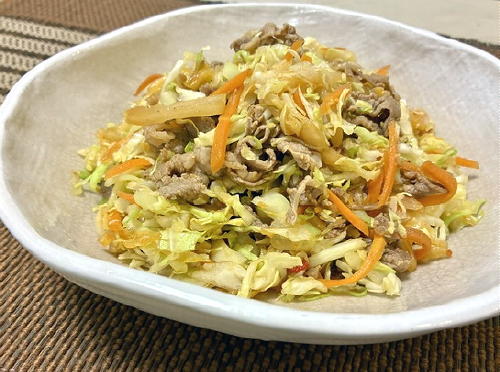 今日のキムチ料理レシピ：塩揉みキャベツと牛肉のキムチ炒め