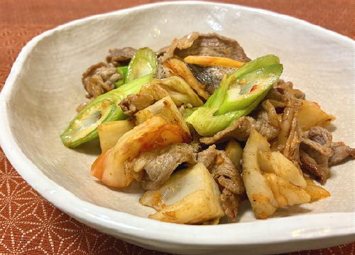 今日のキムチ料理レシピ：牛肉とレンコンのキムチオイスターソース炒め