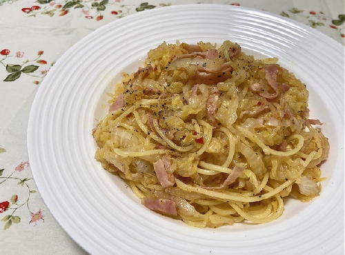 今日のキムチ料理レシピ：白菜とベーコンのピリ辛パスタ