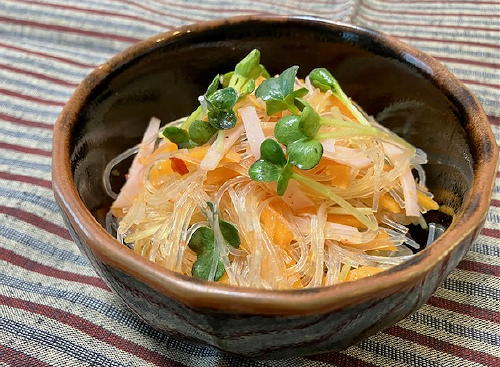今日のキムチ料理レシピ：ピリ辛春雨サラダ