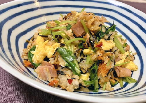 今日のキムチ料理レシピ：ひじきとミツバの玄米キムチチャーハン