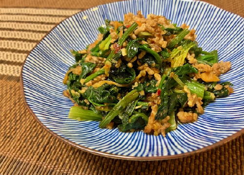 今日のキムチ料理レシピ：ほうれん草のピリ辛ひき肉炒め
