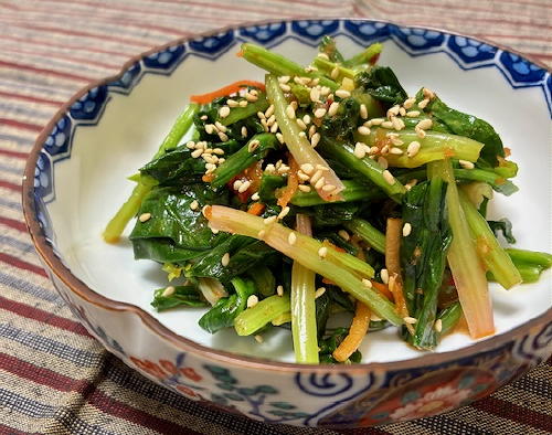 今日のキムチ料理レシピ：ほうれん草の蜂蜜キムチ和え