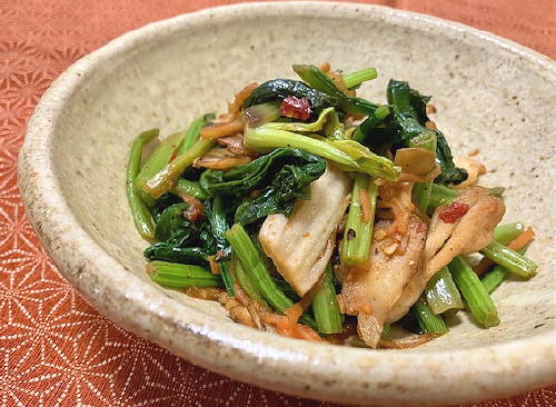 今日のキムチ料理レシピ：ほうれん草と舞茸のキムチ炒め