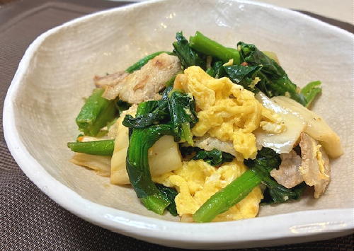 今日のキムチ料理レシピ：豚肉とほうれん草とキムチの卵炒め