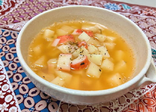 今日のキムチレシピ：じゃがいもカニカマと大根キムチのしょうがスープ