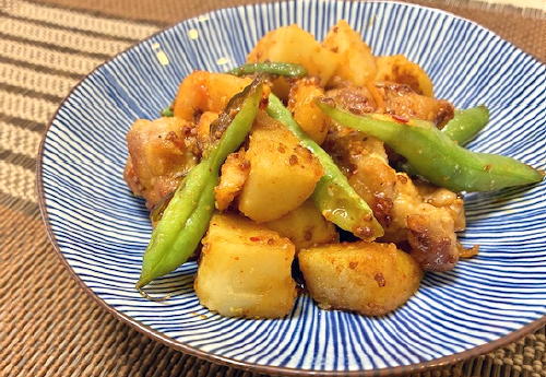 今日のキムチレシピ：鶏肉とじゃがいもと大根キムチのハニーマスタード炒め