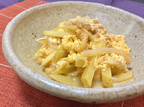 今日のキムチ料理レシピ：じゃがいもとキムチの卵とじ