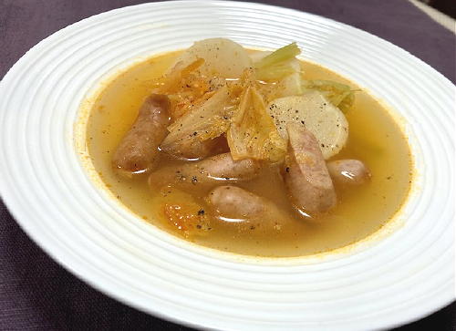 今日のキムチ料理レシピ：カブとソーセージのキムチスープ