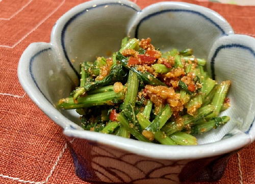 今日のキムチ料理レシピ：かぶの葉のピリ辛胡麻和え