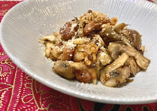 今日のキムチ料理レシピ：マッシュルームのキムチアンチョビ炒め