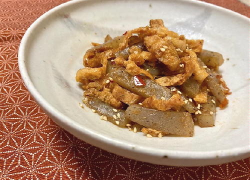 今日のキムチ料理レシピ：こんにゃくと油揚げのピリ辛炒め
