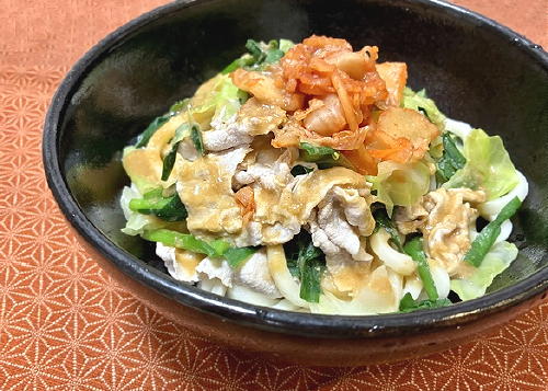 今日のキムチ料理レシピ：豚肉とキャベツのキムチうどん