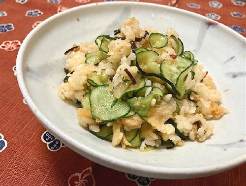 今日のキムチ料理レシピ：きゅうりとキムチの混ぜご飯