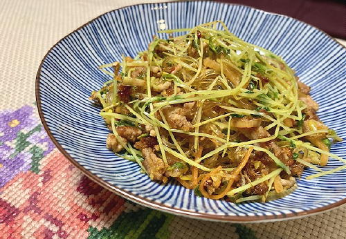 今日のキムチ料理レシピ：豆苗春雨のピリ辛ひき肉炒め