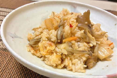 今日のキムチ料理レシピ：まいたけとキムチの混ぜご飯
