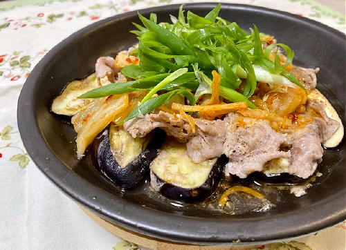 今日のキムチ料理レシピ：茄子としゃぶしゃぶ肉のキムチレンジ蒸し