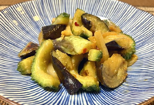 今日のキムチ料理レシピ：茄子とゴーヤのキムチ味噌炒め