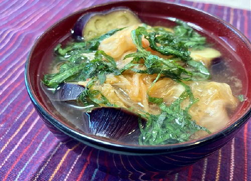 今日のキムチ料理レシピ：茄子とキムチのお味噌汁