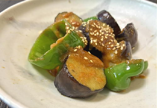今日のキムチ料理レシピ：なすとピーマンのピリ辛みそ