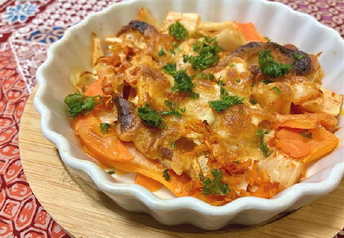 今日のキムチ料理レシピ：にんじんとちくわのキムチチーズ焼き