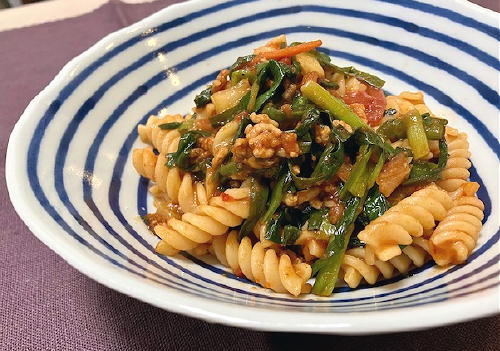 今日のキムチ料理レシピ：にらとひき肉のキムチトマトフジッリ