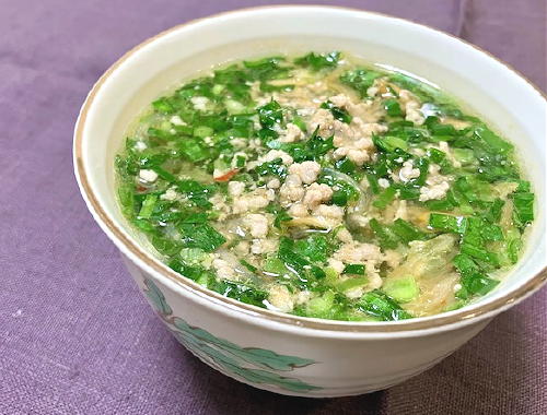 今日のキムチ料理レシピ：ひき肉とにらとキムチの春雨味噌スープ