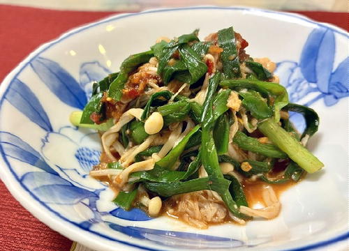 今日のキムチ料理レシピ：にらとエノキのピリ辛胡麻和え