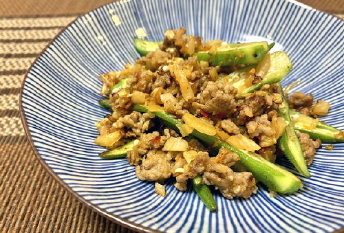 今日のキムチ料理レシピ：オクラのキムチひき肉炒め