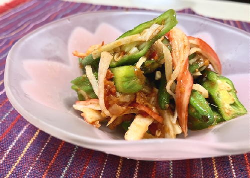 今日のキムチ料理レシピ：オクラとカニカマの梅キムチ和え