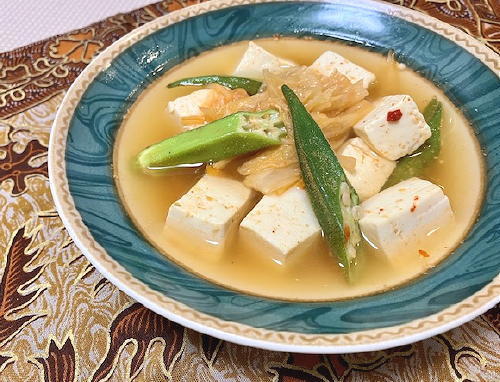 今日のキムチ料理レシピ：オクラと豆腐のキムチスープ