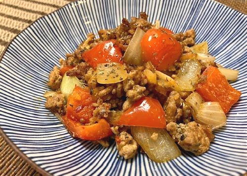 今日のキムチ料理レシピ：パプリカのキムチひき肉炒め