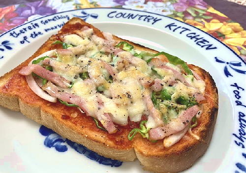 今日のキムチ料理レシピ：ピリ辛ピザトースト