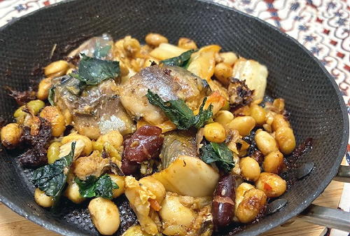 今日のキムチ料理レシピ：サバ缶とミックスビーンズのキムチ炒め