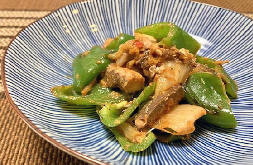 今日のキムチ料理レシピ：サバとピーマンのキムチケチャップ炒め