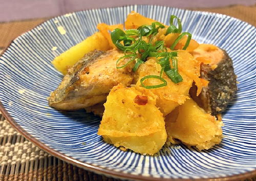 今日のキムチ料理レシピ：鮭とじゃがいものキムチ味噌煮