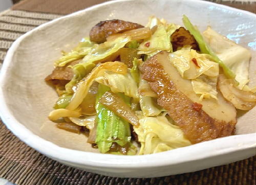 今日のキムチ料理レシピ：さつま揚げとキャベツのキムチ炒め