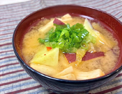 今日のキムチ料理レシピ：さつまいもとエリンギのキムチ味噌汁