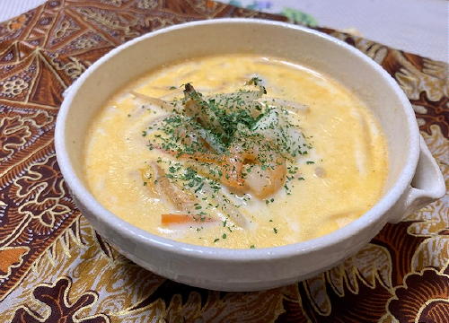 今日のキムチ料理レシピ：シーフードとキムチのミルクスープ