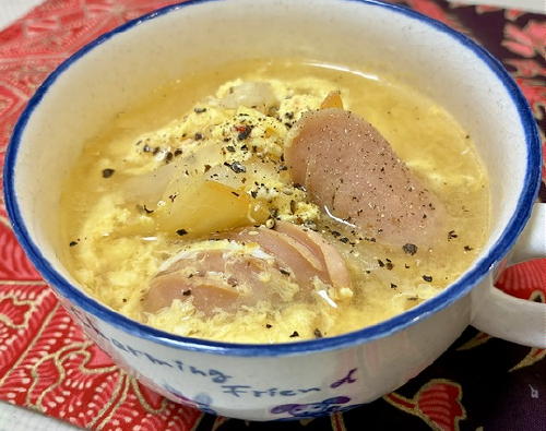 今日のキムチ料理レシピ：ソーセージとキムチの卵スープ