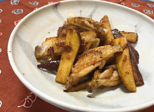 今日のキムチ料理レシピ：手羽中とサツマイモの甘辛和え