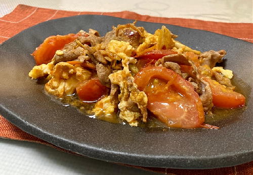 今日のキムチ料理レシピ：豚肉とトマトのキムチ卵炒め