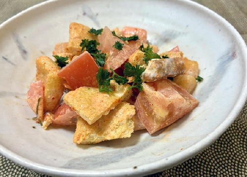 今日のキムチレシピ：トマトと油揚げのキムチマヨ和え