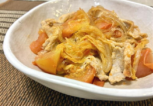 今日のキムチ料理レシピ：豚肉とトマトのキムチ春雨
