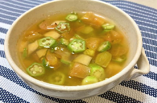 今日のキムチレシピ：トマトとオクラのキムチスープ