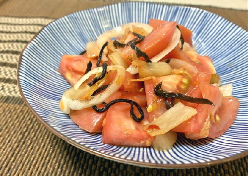 今日のキムチ料理レシピ：トマトとキムチの塩昆布和え