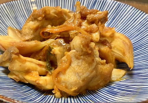今日のキムチ料理レシピ：鶏肉とエリンギの梅キムチ炒め