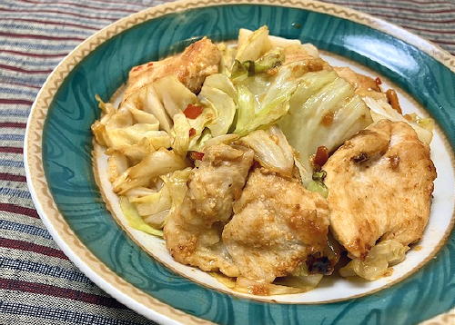 今日のキムチ料理レシピ：キャベツと鶏肉のピリ辛オイスターソース炒め